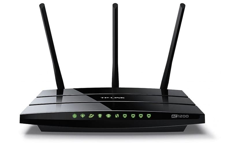 Wireless router with three external aerials